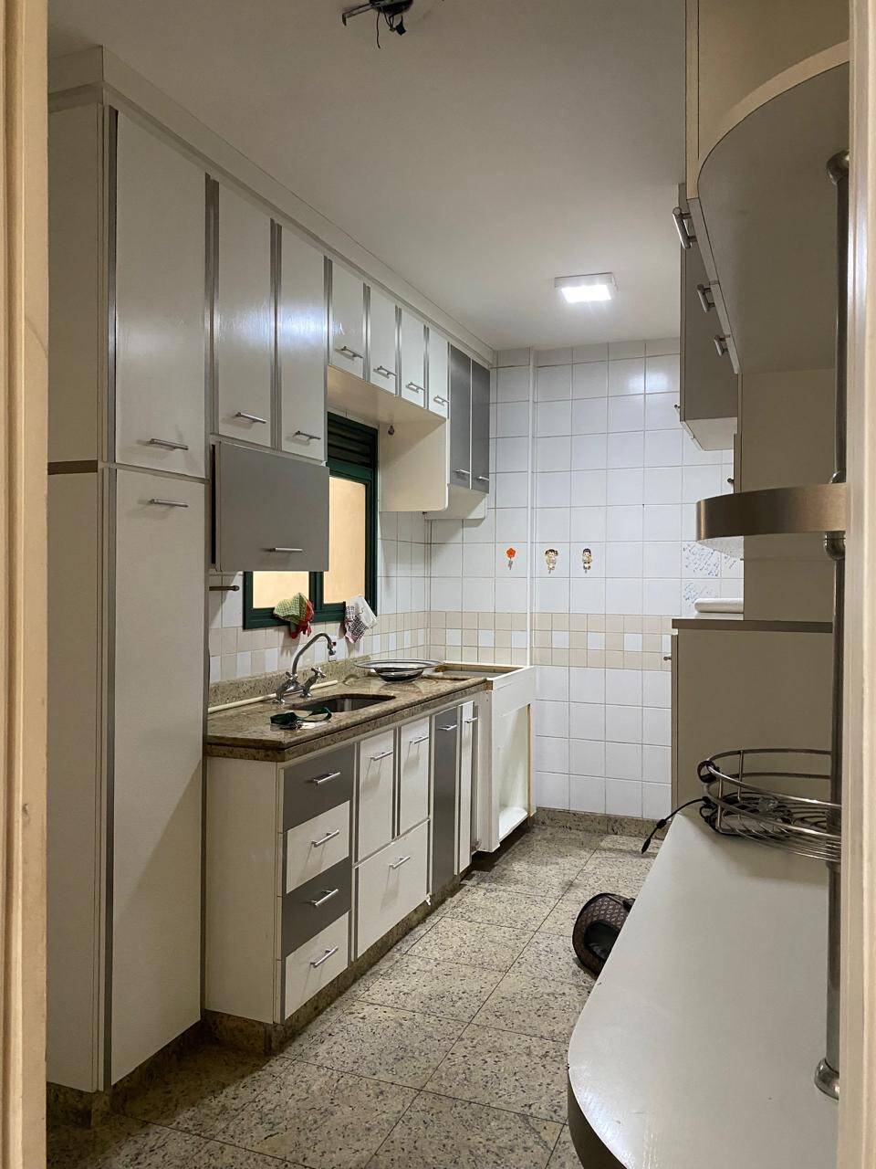 Ed Classic belíssimo apartamento com localização excelente em Alphaville SP
