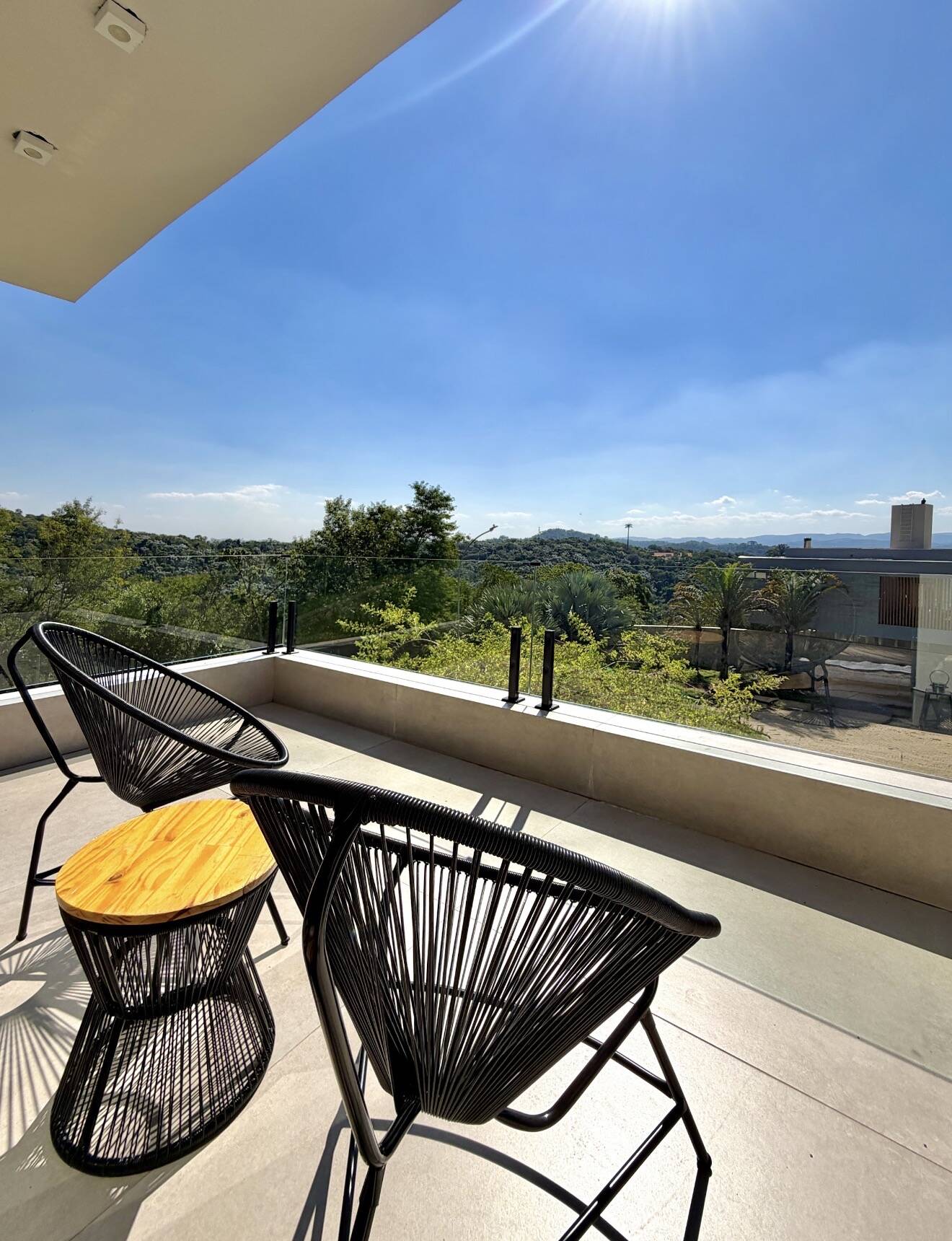 Casa com 5 suítes no Gênesis 2 completa !