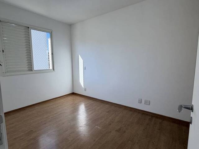 Apartamento para Venda em Santana de Parnaíba - 4